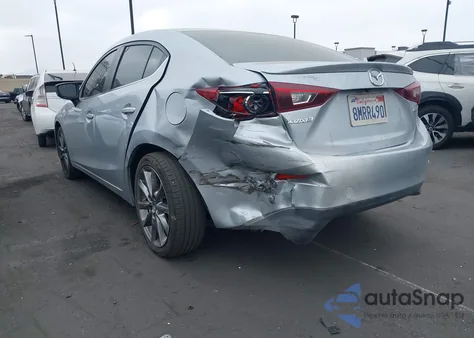 2018 Mazda Mazda3 Touring z USA, uszkodzony, nr VIN 3MZBN1V32JM201221